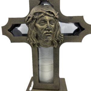 Kruisvormige graflantaarn met Christusafbeelding